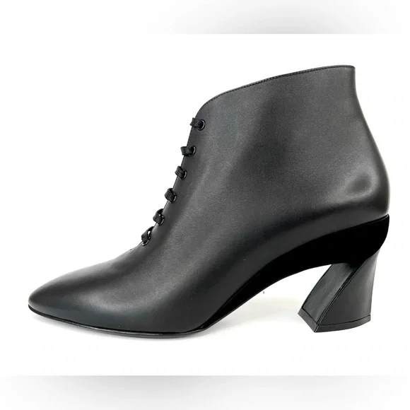 SALVATORE FERRAGAMO Antila Lace Up Black Leather Side Zip Ankle Boots Size 9.5